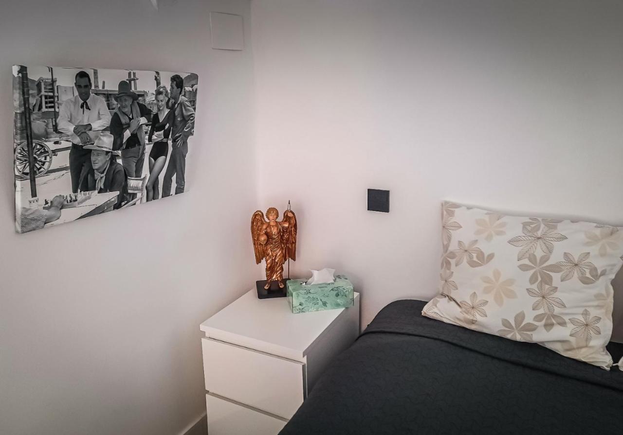 Appartement Tofi à Madrid Extérieur photo